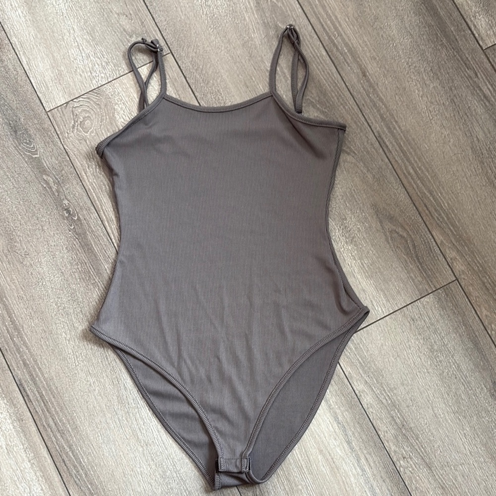 SM262 Sleek Gray Bodysuit with Spaghetti Straps